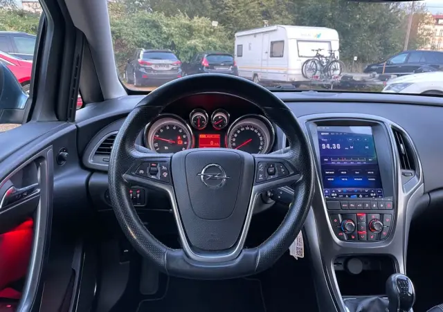 OPEL Astra 1.4 Turbo Edition