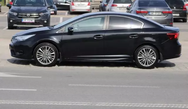 TOYOTA Avensis 