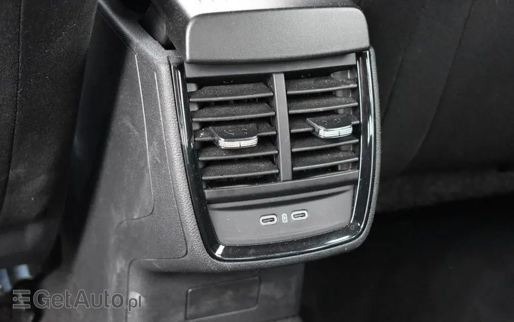 SKODA Kamiq 1.0 TSI Selection DSG