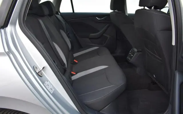 SKODA Kamiq 1.0 TSI Selection DSG