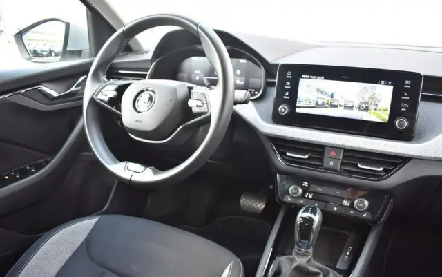 SKODA Kamiq 1.0 TSI Selection DSG