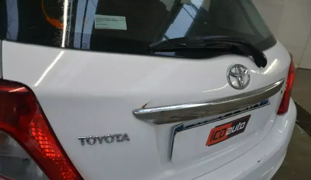 TOYOTA Yaris 