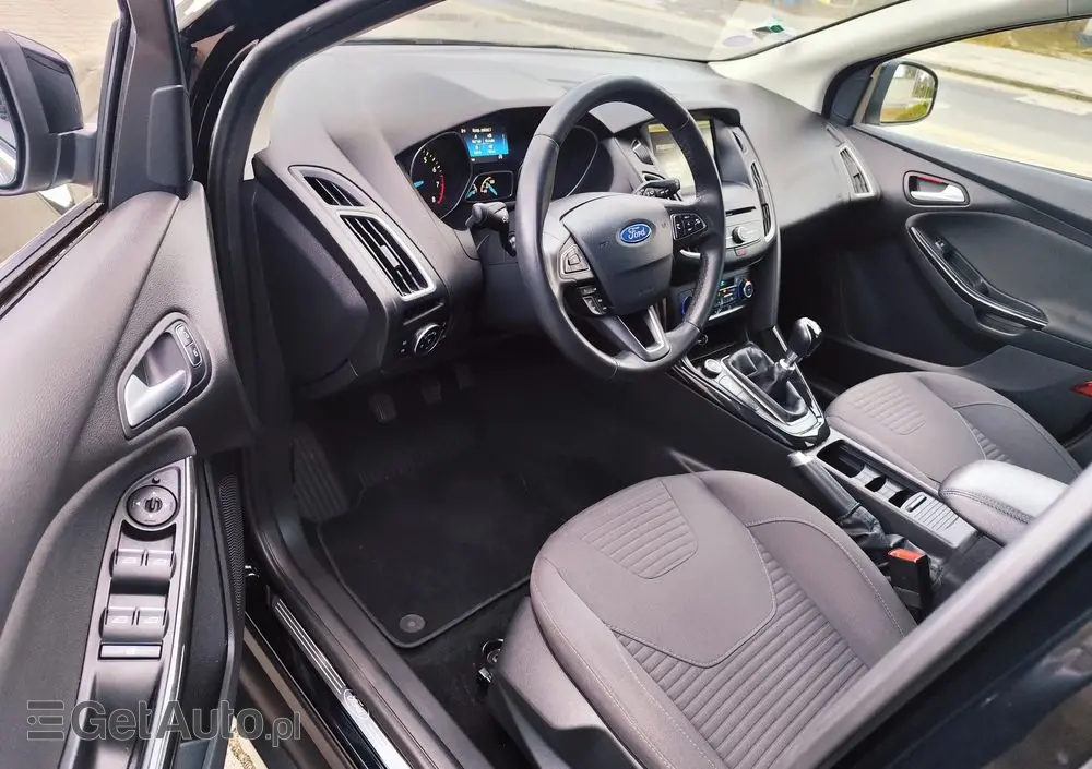 FORD Focus 1.0 EcoBoost Titanium