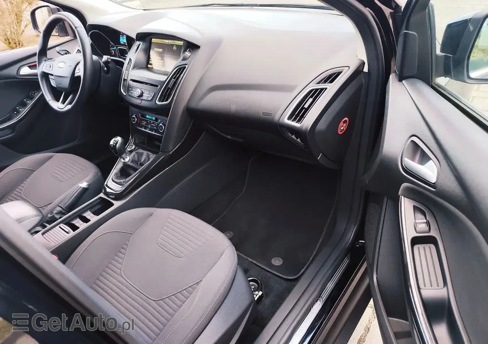 FORD Focus 1.0 EcoBoost Titanium