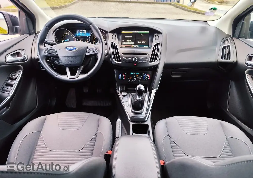FORD Focus 1.0 EcoBoost Titanium
