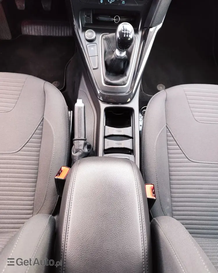 FORD Focus 1.0 EcoBoost Titanium