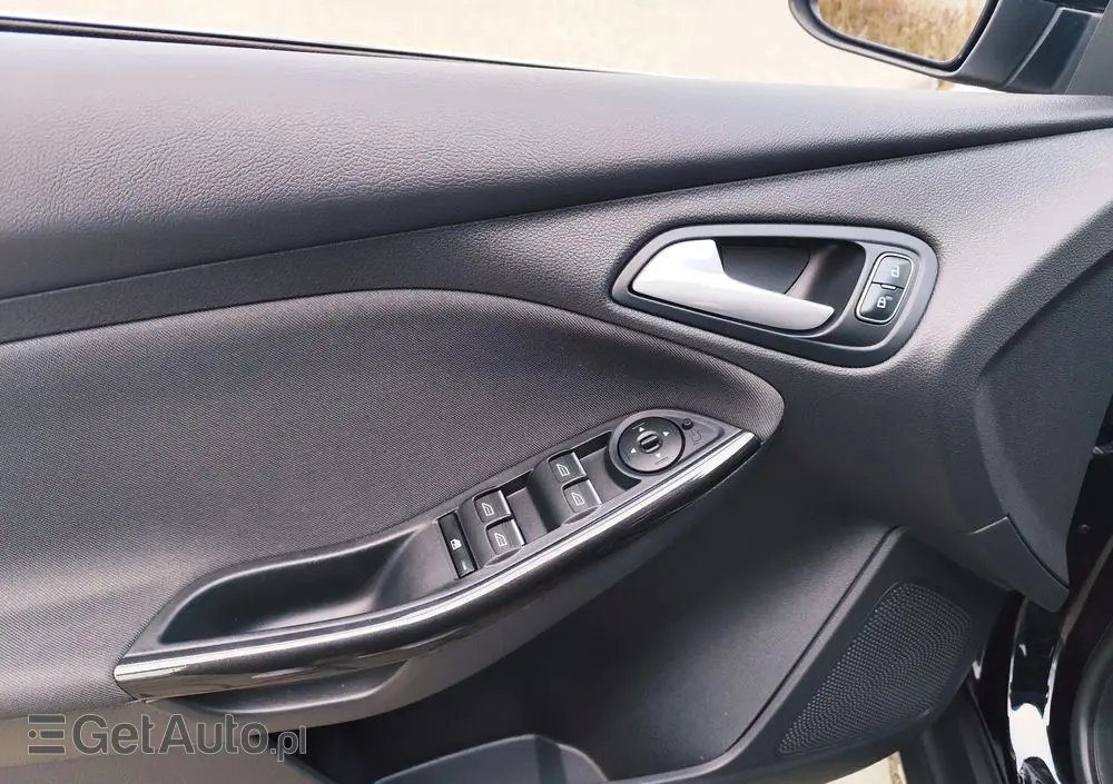 FORD Focus 1.0 EcoBoost Titanium