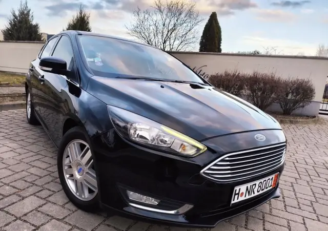 FORD Focus 1.0 EcoBoost Titanium