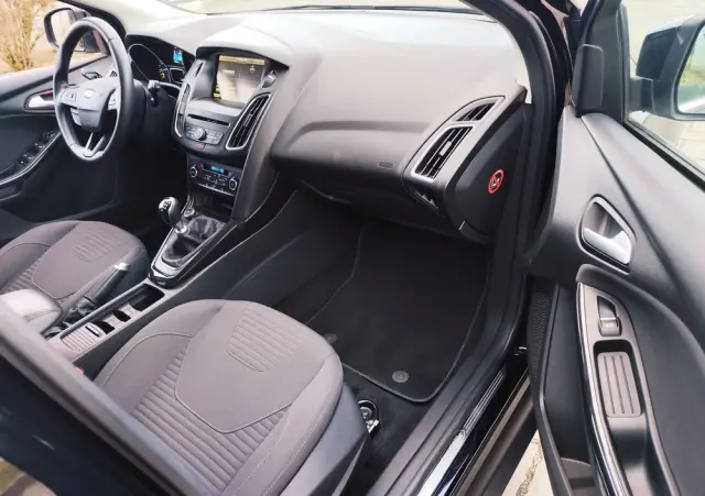 FORD Focus 1.0 EcoBoost Titanium