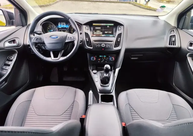 FORD Focus 1.0 EcoBoost Titanium