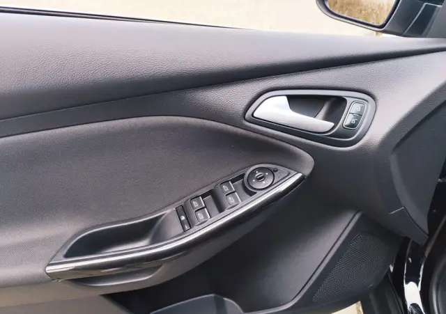 FORD Focus 1.0 EcoBoost Titanium