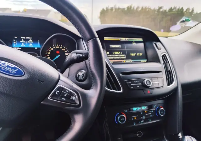 FORD Focus 1.0 EcoBoost Titanium
