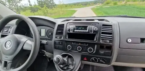 VOLKSWAGEN Caravelle 