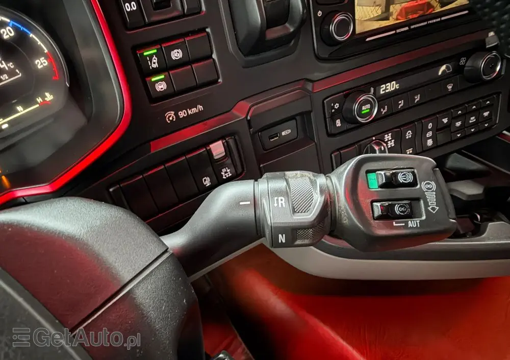 SCANIA Scania R650 bez EGR pełna opcja palfinger epsilon Z 2x wysów 2018/19 6x4 