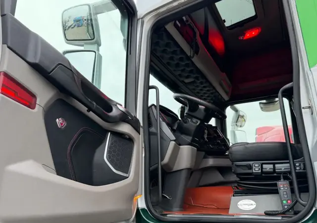 SCANIA Scania R650 bez EGR pełna opcja palfinger epsilon Z 2x wysów 2018/19 6x4 