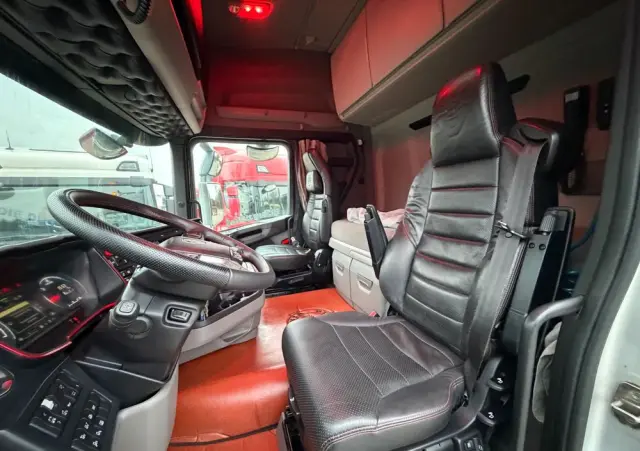 SCANIA Scania R650 bez EGR pełna opcja palfinger epsilon Z 2x wysów 2018/19 6x4 