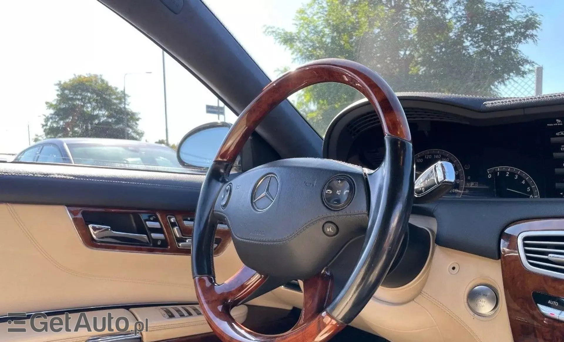 MERCEDES-BENZ CL CL 550 V8 (382 KM) 4MATIC 7G-TRONIC