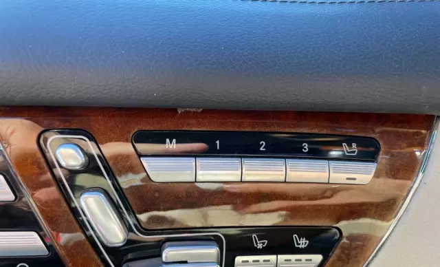 MERCEDES-BENZ CL CL 550 V8 (382 KM) 4MATIC 7G-TRONIC