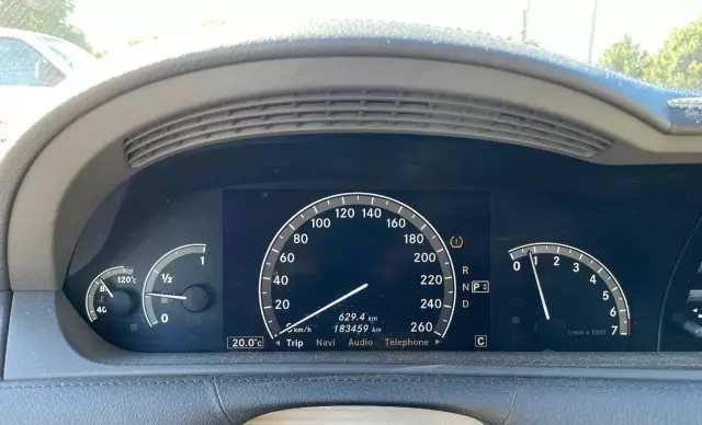 MERCEDES-BENZ CL CL 550 V8 (382 KM) 4MATIC 7G-TRONIC