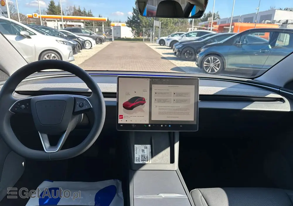 TESLA Model 3 
