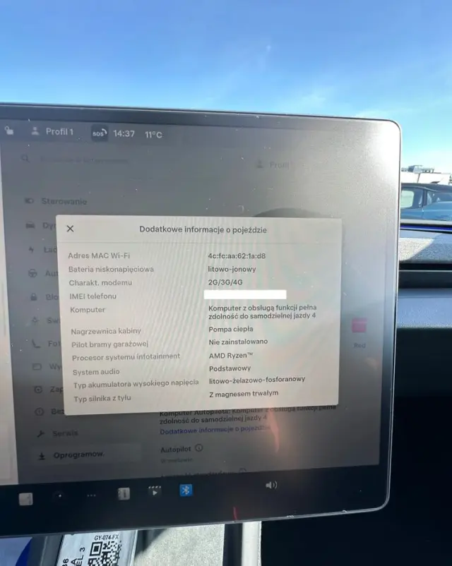 TESLA Model 3 