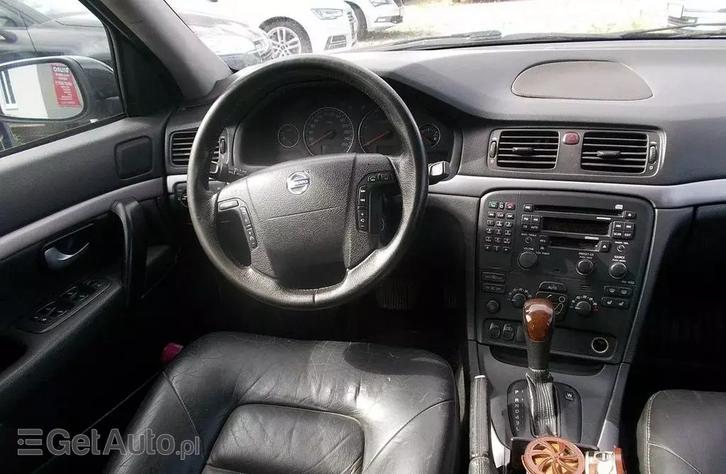 VOLVO S80 