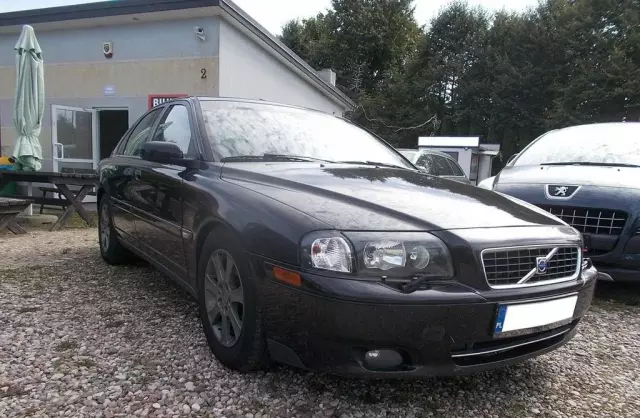 VOLVO S80 