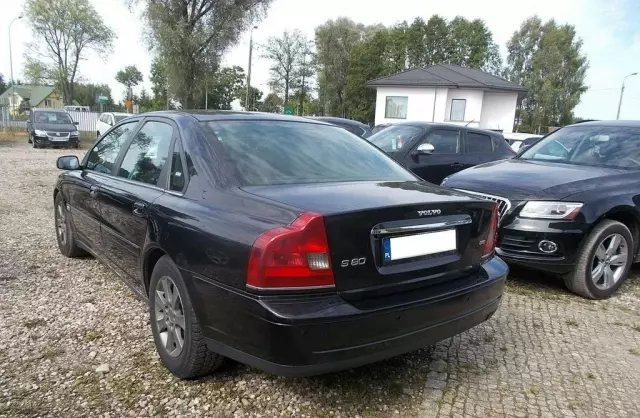 VOLVO S80 