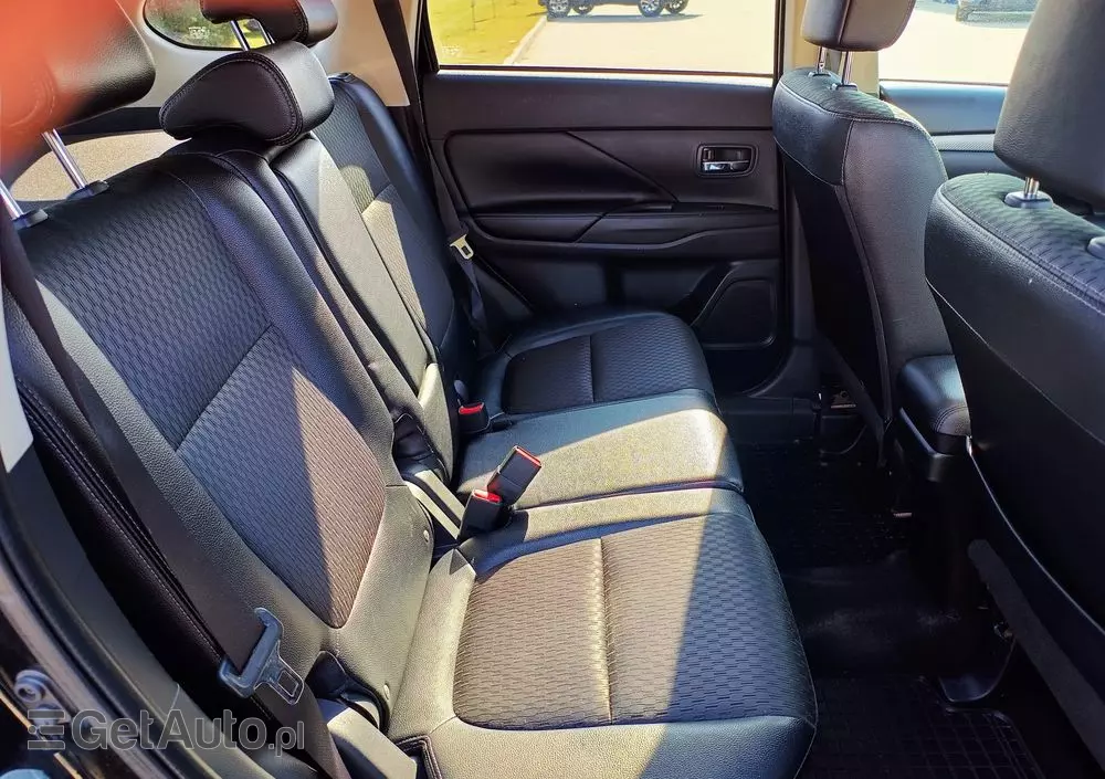 MITSUBISHI Outlander 2.0 Intense 4WD CVT