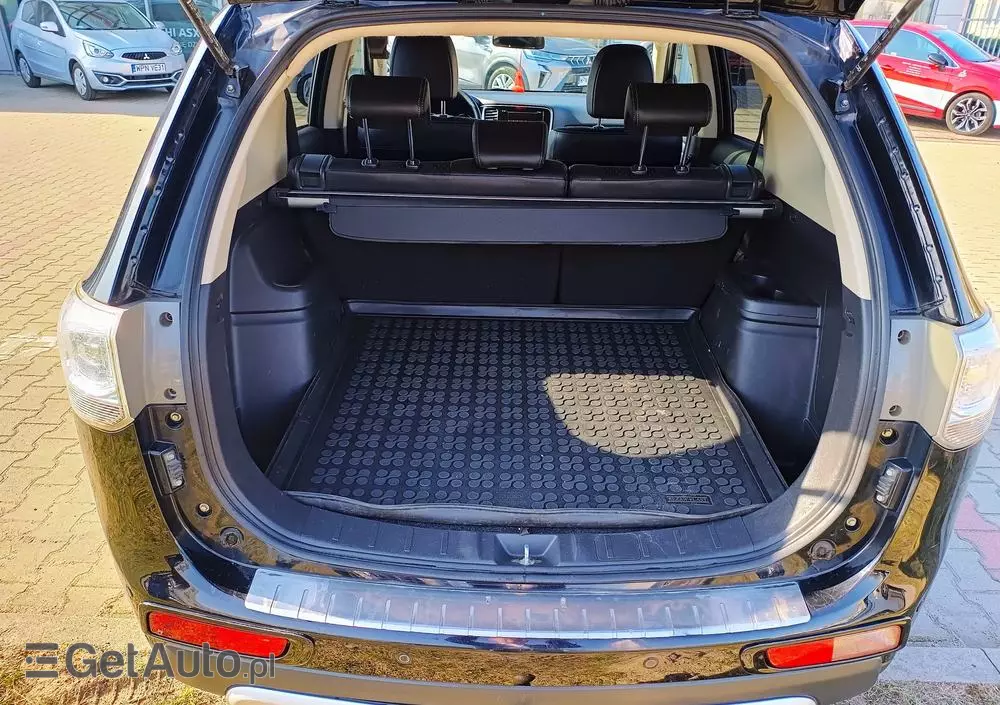 MITSUBISHI Outlander 2.0 Intense 4WD CVT