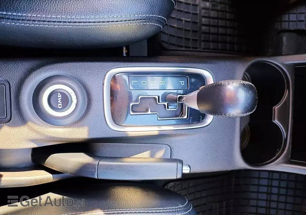 MITSUBISHI Outlander 2.0 Intense 4WD CVT