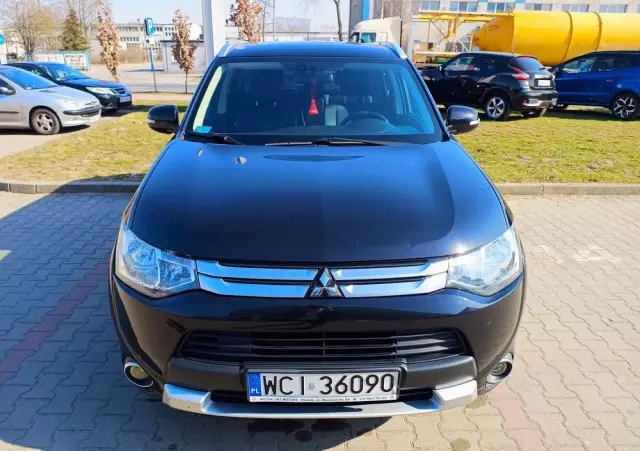 MITSUBISHI Outlander 2.0 Intense 4WD CVT