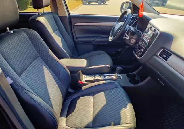 MITSUBISHI Outlander 2.0 Intense 4WD CVT