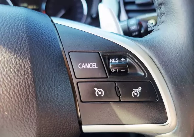 MITSUBISHI Outlander 2.0 Intense 4WD CVT