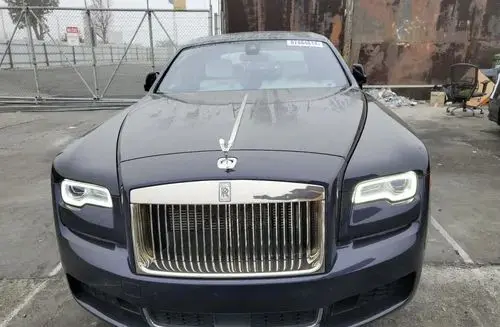 ROLLS-ROYCE Ghost 