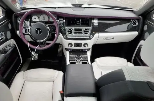 ROLLS-ROYCE Ghost 
