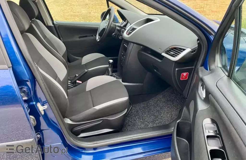 PEUGEOT 207 