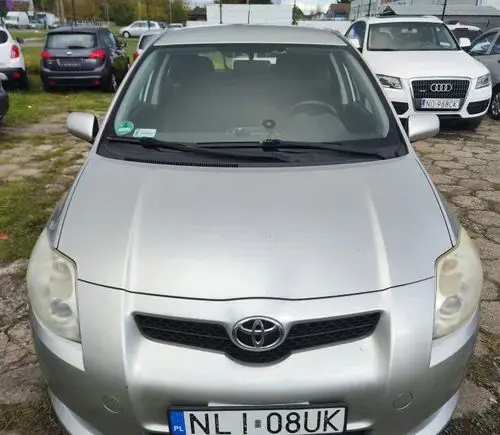 TOYOTA Auris 