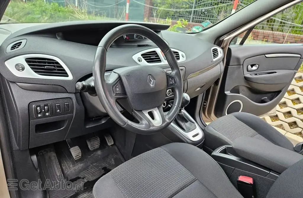 RENAULT Grand Scenic 