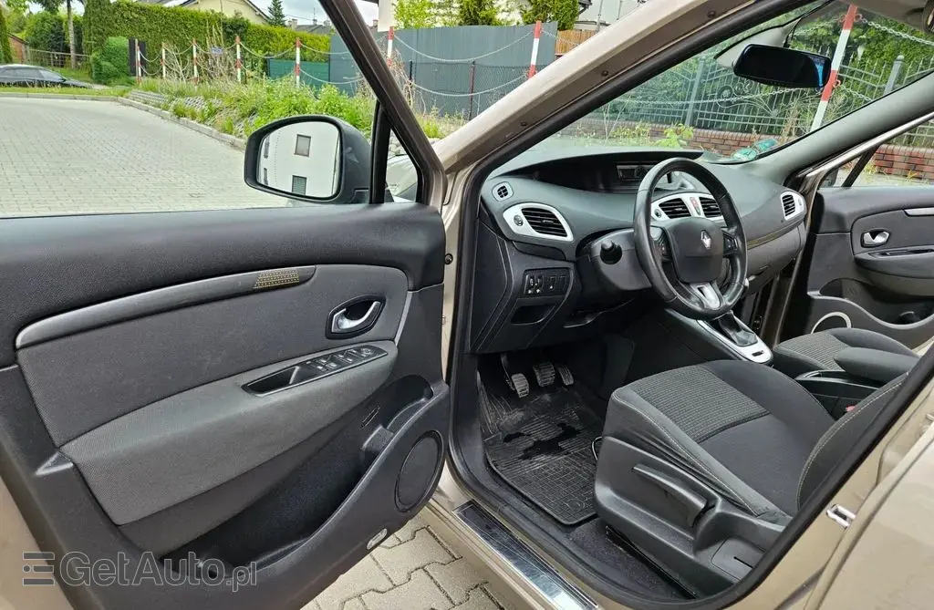 RENAULT Grand Scenic 
