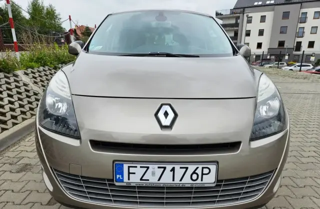 RENAULT Grand Scenic 