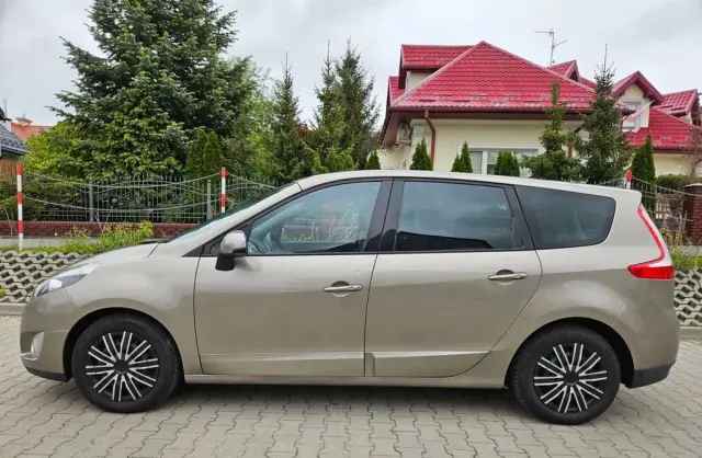 RENAULT Grand Scenic 