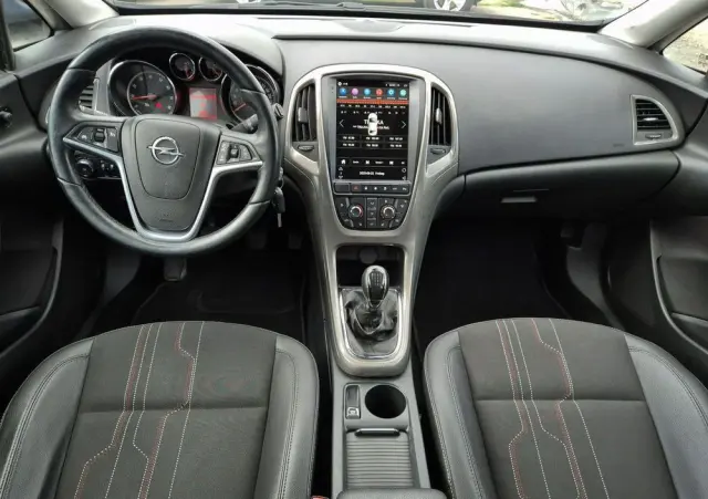 OPEL Astra 1.4 Turbo 150 Jahre