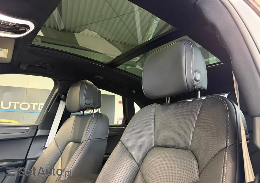 PORSCHE Macan PDK