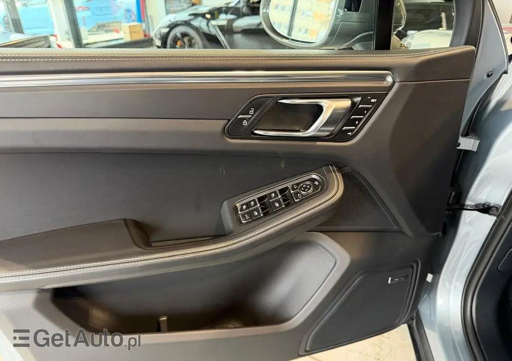 PORSCHE Macan PDK