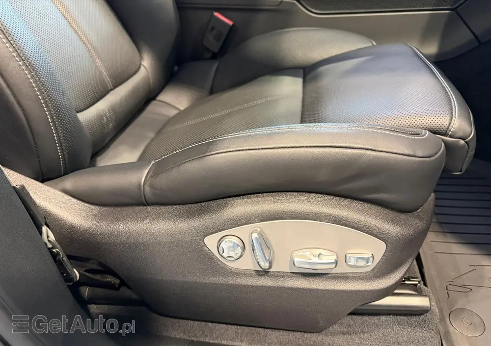 PORSCHE Macan PDK
