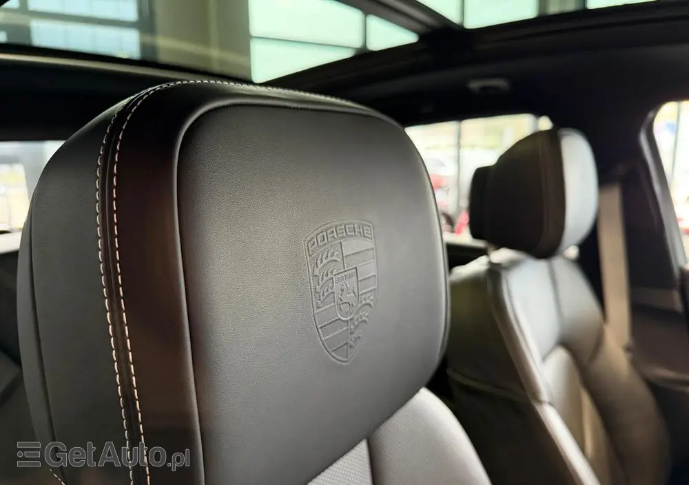 PORSCHE Macan PDK