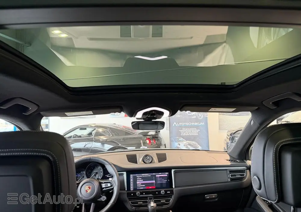 PORSCHE Macan PDK