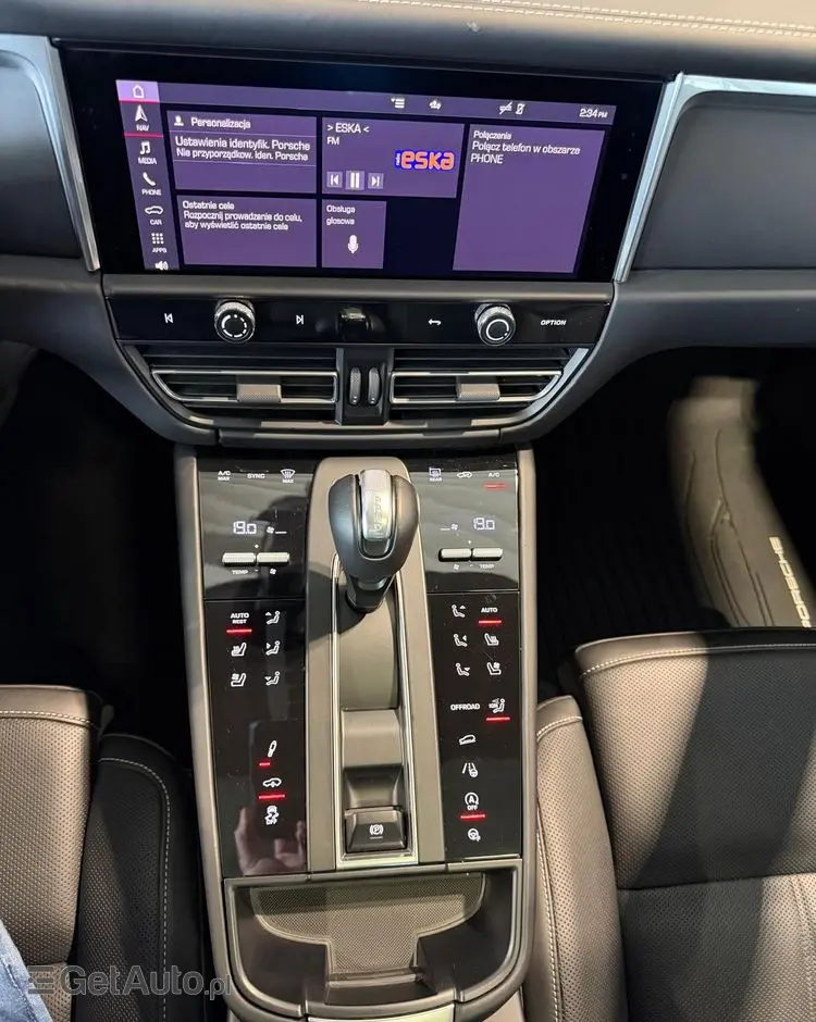 PORSCHE Macan PDK