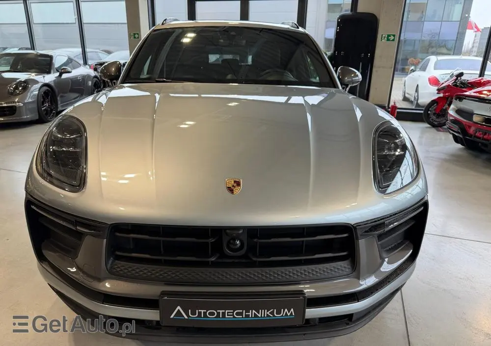 PORSCHE Macan PDK